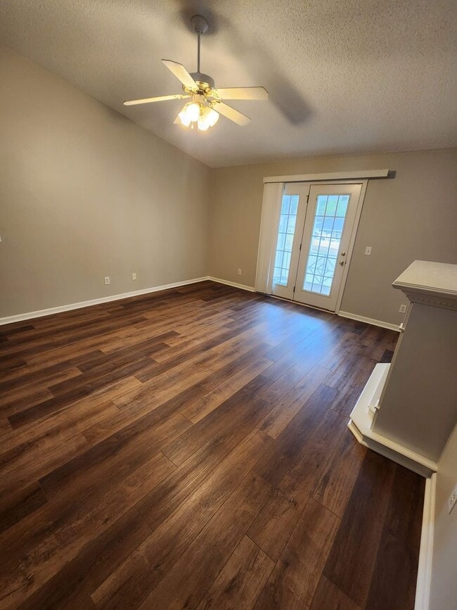 Foto del edificio - Oakdale Terrance Condo Water Front!!!