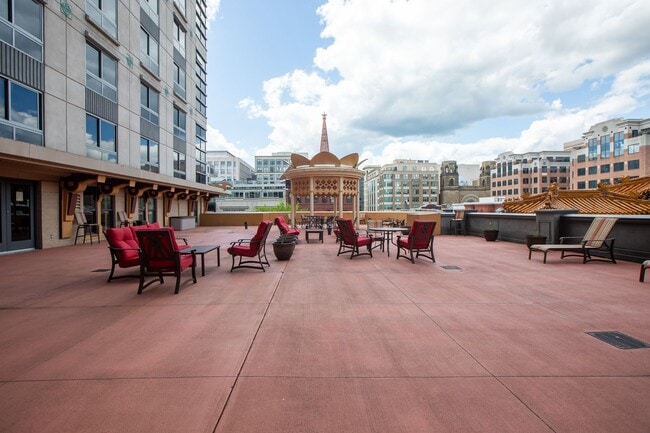 Foto del edificio - Amazing 1 BR/1 BA Condo in Penn Quarter!