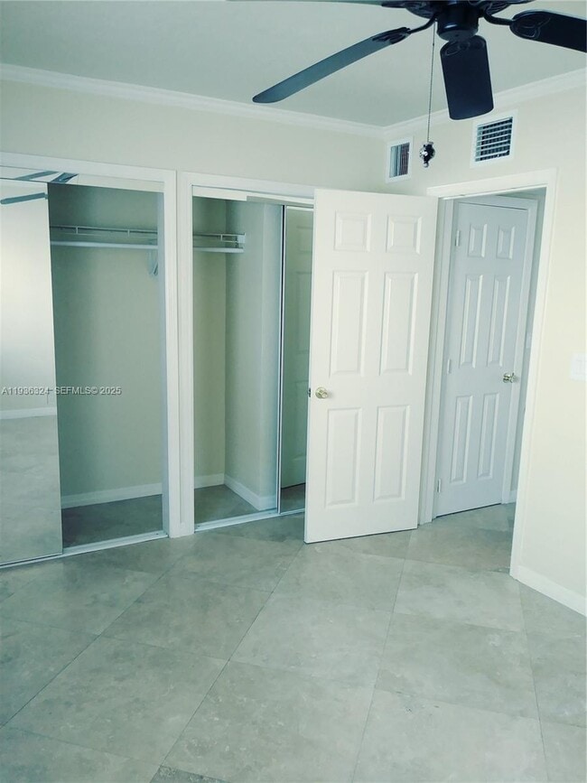 Foto del edificio - 1864 NE 46th St