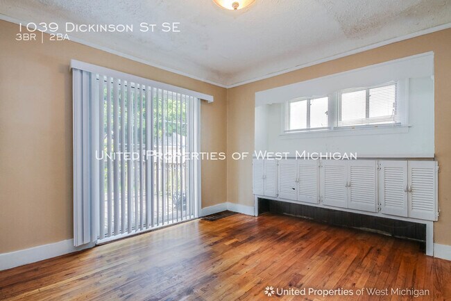 Foto del edificio - 1039 Dickinson St SE