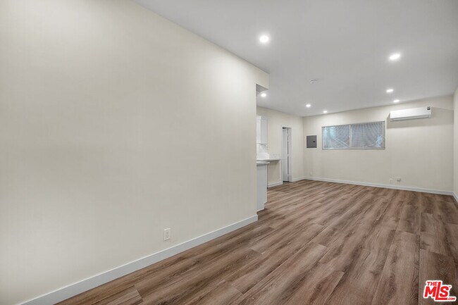 Foto del edificio - 945 Hilldale Ave