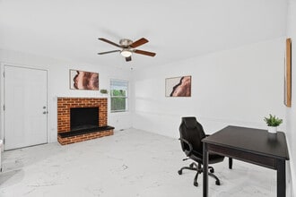 Building Photo - 1415 Lindsay Ln