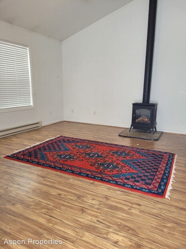 Building Photo - 2 br, 1.5 bath House - 511 PERKINS PL