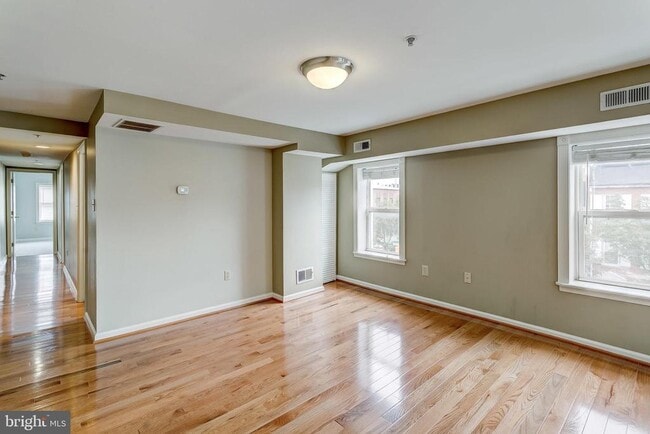 Foto del edificio - 1458 Riverside Ave