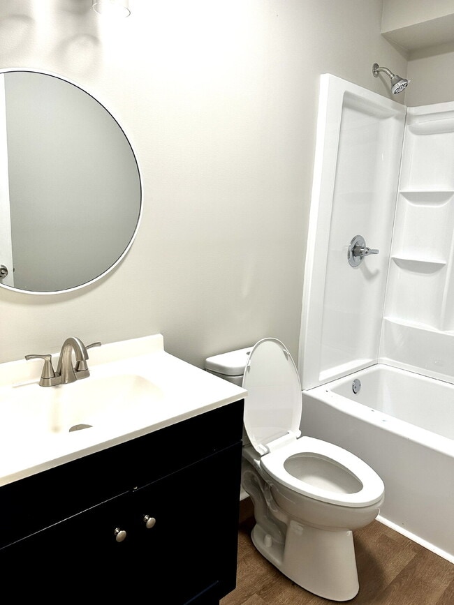 Building Photo - Move-In Ready Room Rental - PRIVATE BATH –...