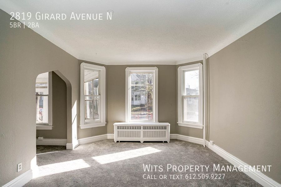 Foto principal - 2819 N Girard Ave