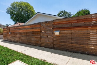 Building Photo - 2370 Silver Lake Blvd