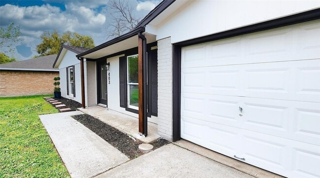 Building Photo - 403 Vance St