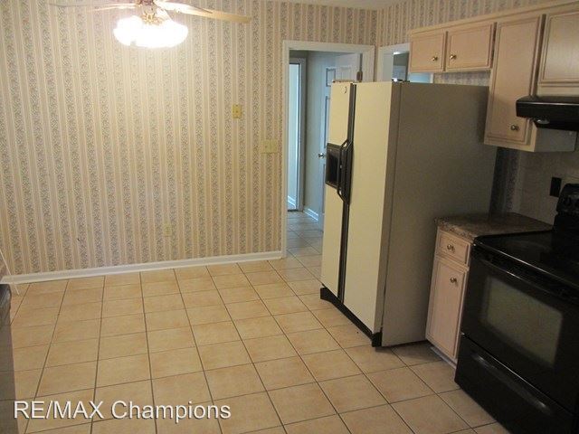 Building Photo - 7117 Midland Chase Loop