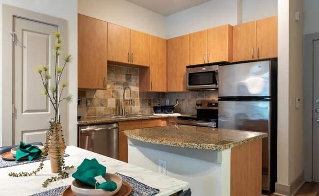 Building Photo - 2 bedroom in Houston TX 77008