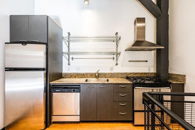 Building Photo - Urban Apartment at Pierpont Lofts with Res...