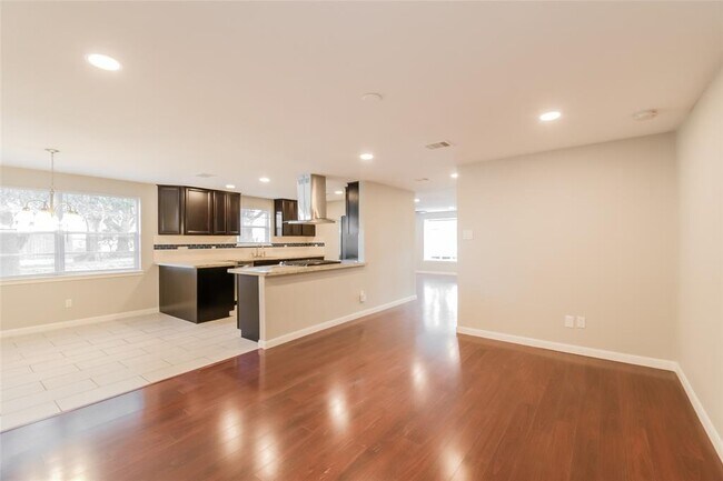 Foto del edificio - 5702 Fontenelle Dr