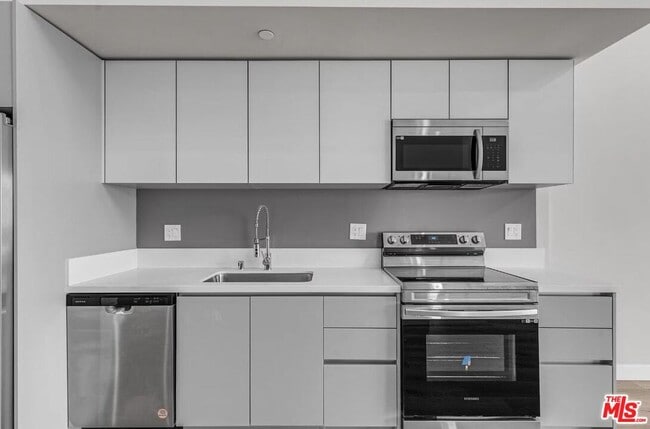 Foto del edificio - 825 S Coronado St