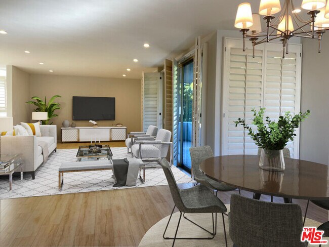 Foto del edificio - 344 N Palm Dr