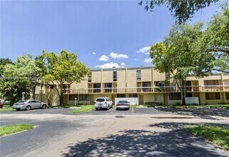 Building Photo - 2810 SW 87th Ave