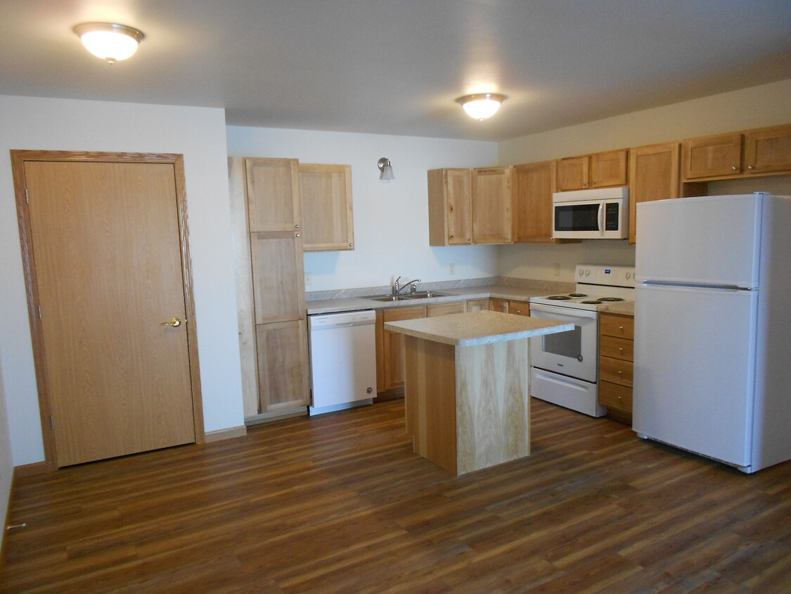 Kitchen - 101 Camelot Ln