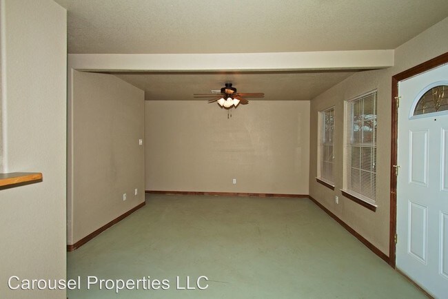 Building Photo - 3 br, 2 bath House - 10918 Shady Oaks