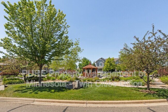 Building Photo - 723 Stonebay Dr