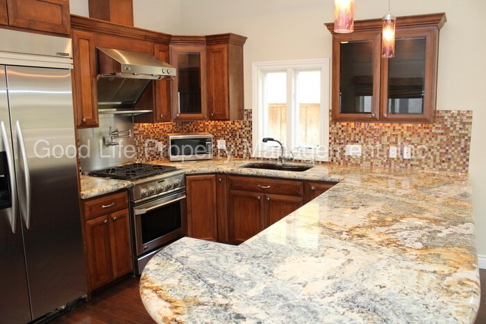 Foto principal - 3528 Princeton Ave
