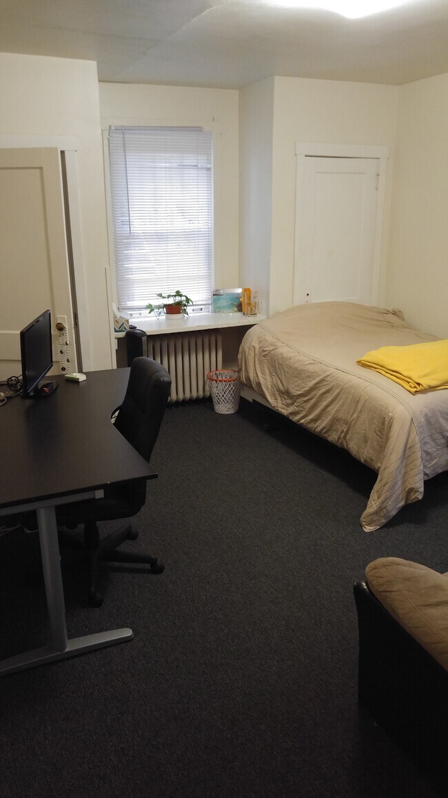 Foto del edificio - 5609 Wilkins Ave