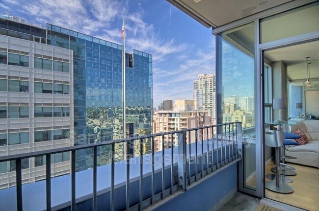 Building Photo - 321 Tenth Ave