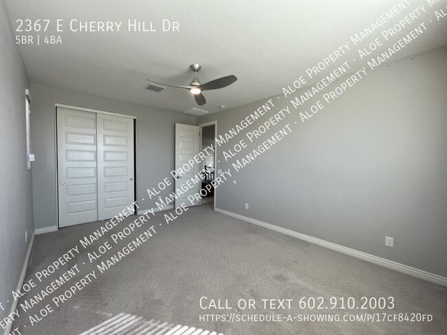 Foto del edificio - 2367 E Cherry Hill Dr