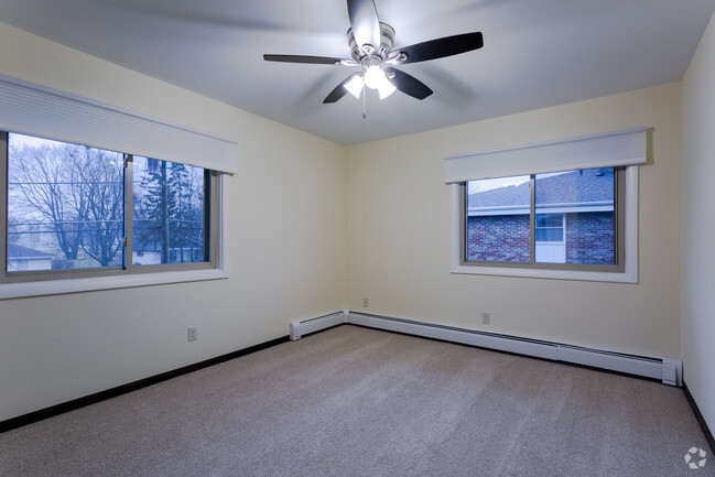 2HAB, 1BA - Sherwood Manor IX