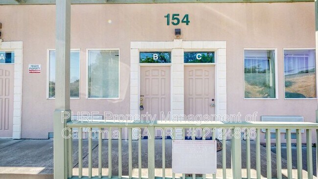 Building Photo - 154 Railroad Ave