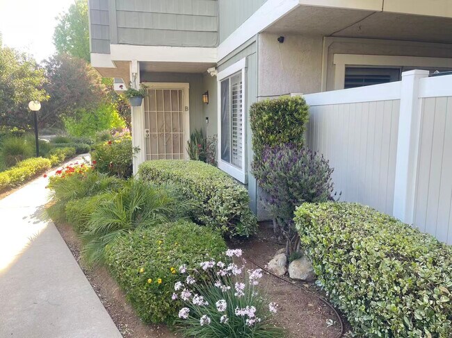 Foto del edificio - 660 Golden Springs Dr