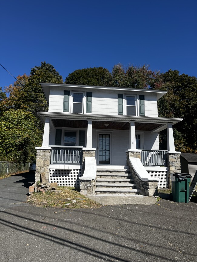 Building Photo - 12 S Plank Rd