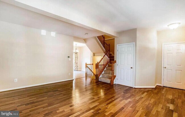 Building Photo - 6534 Parish Glebe Ln