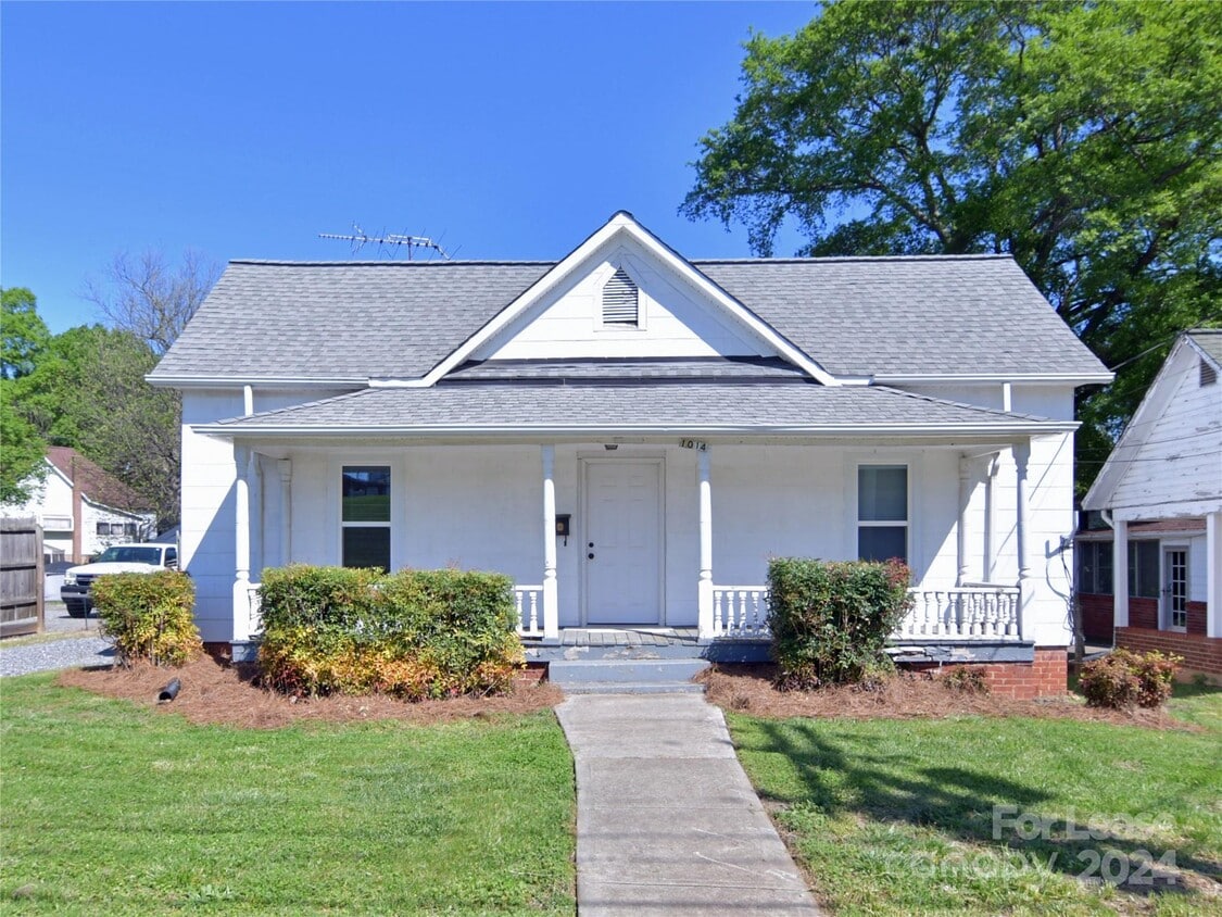 1014 West End Ave, Statesville, NC 28677 House Rental in Statesville