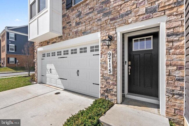 Foto del edificio - 9715 Summerton Dr