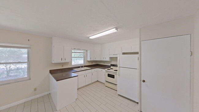 Building Photo - Lovely Country 2 Bed 1 Bath - Ocklawaha