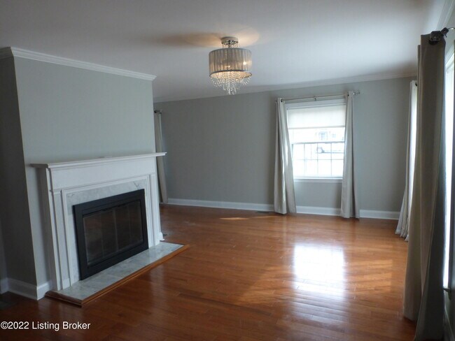 Foto del edificio - 701 Rudy Ln