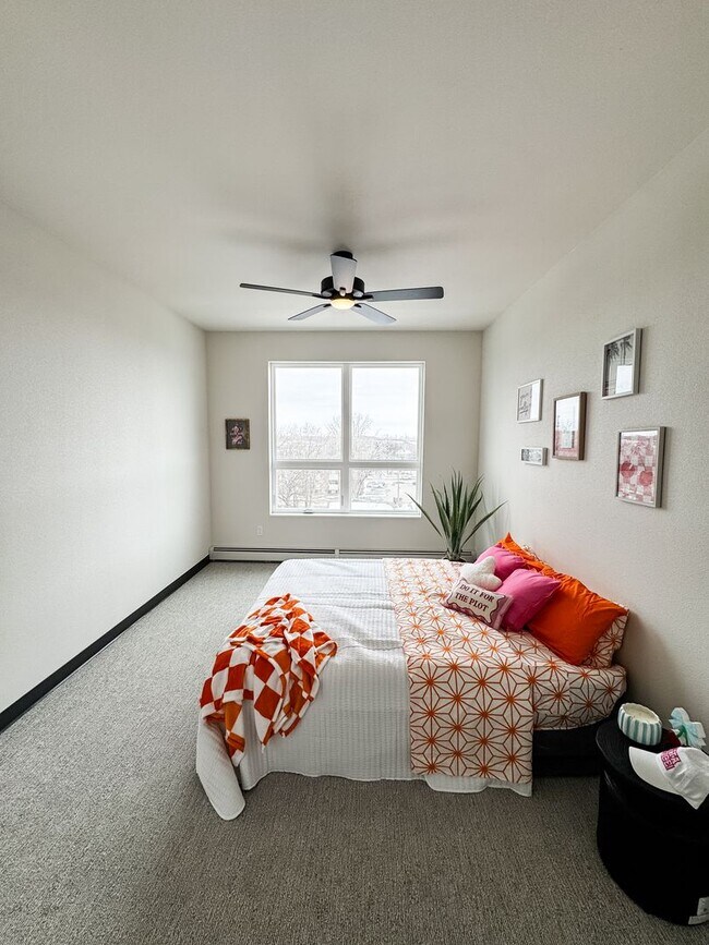 Interior Photo - The Skyline