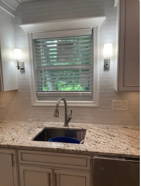 Foto del edificio - 453 Thompson St