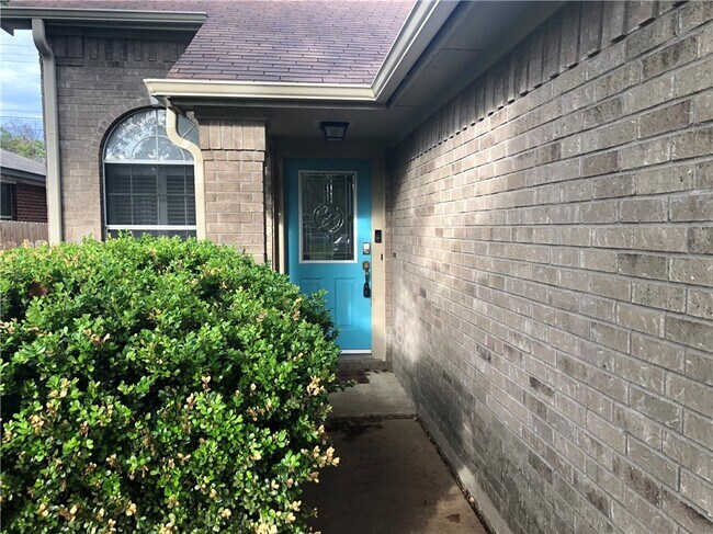 Foto del edificio - 7521 Peabody Dr