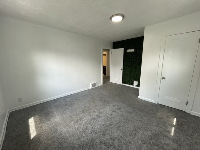 Building Photo - 11119 Forest Ave