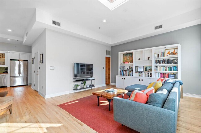 Foto del edificio - 713 Adams St