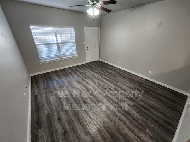 Foto del edificio - 416 E 13th St