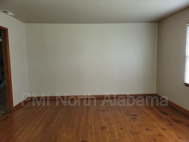 Building Photo - 3503 Crestmore Cir NW