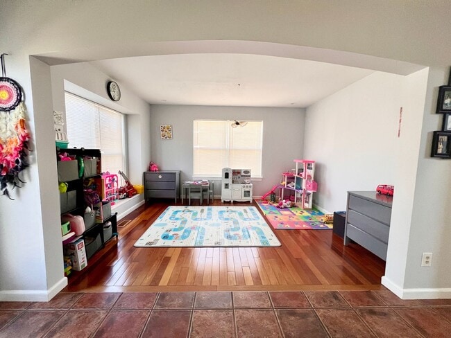 Foto del edificio - 1154 Spring Orchard Dr