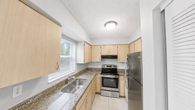 Foto del edificio - 10352-10358 Hemlock St.