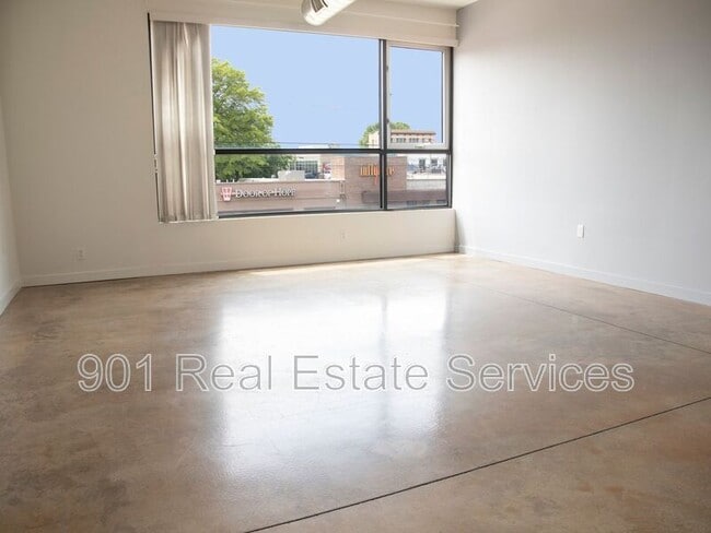 Building Photo - 670 Madison Ave