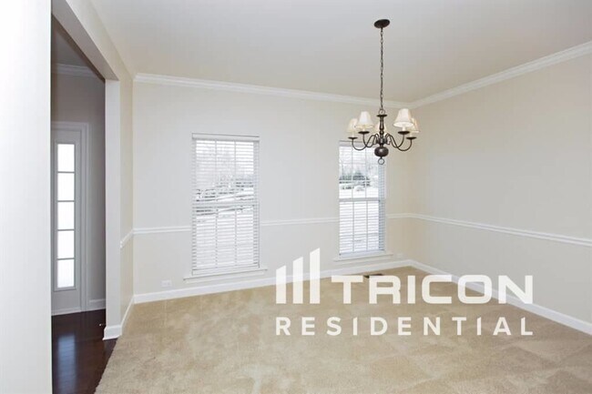 Foto del edificio - 91 Berry Hill Dr
