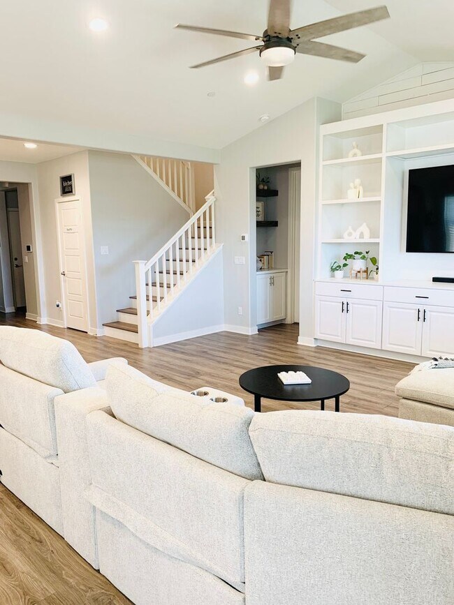 Foto del edificio - Gorgeous 4 Bedroom Home in West Murrieta
