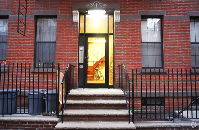 Building Photo - 51 Schermerhorn St