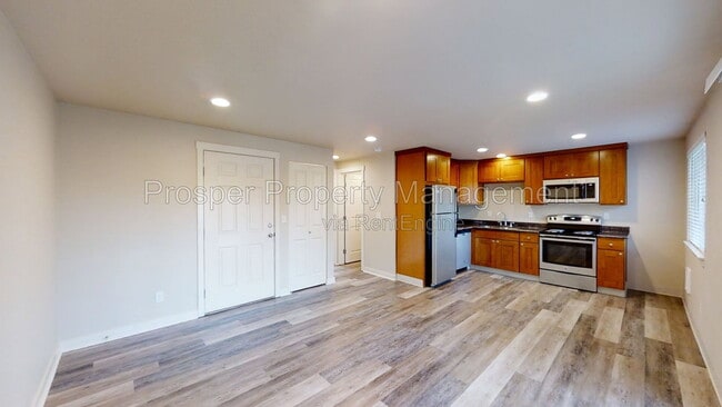 Building Photo - 2301 S 74th St