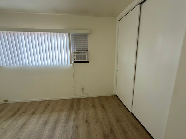 Foto del edificio - 9432 Broadway